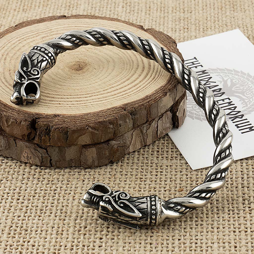 White Wolf Bracelet - LuckySevenleather